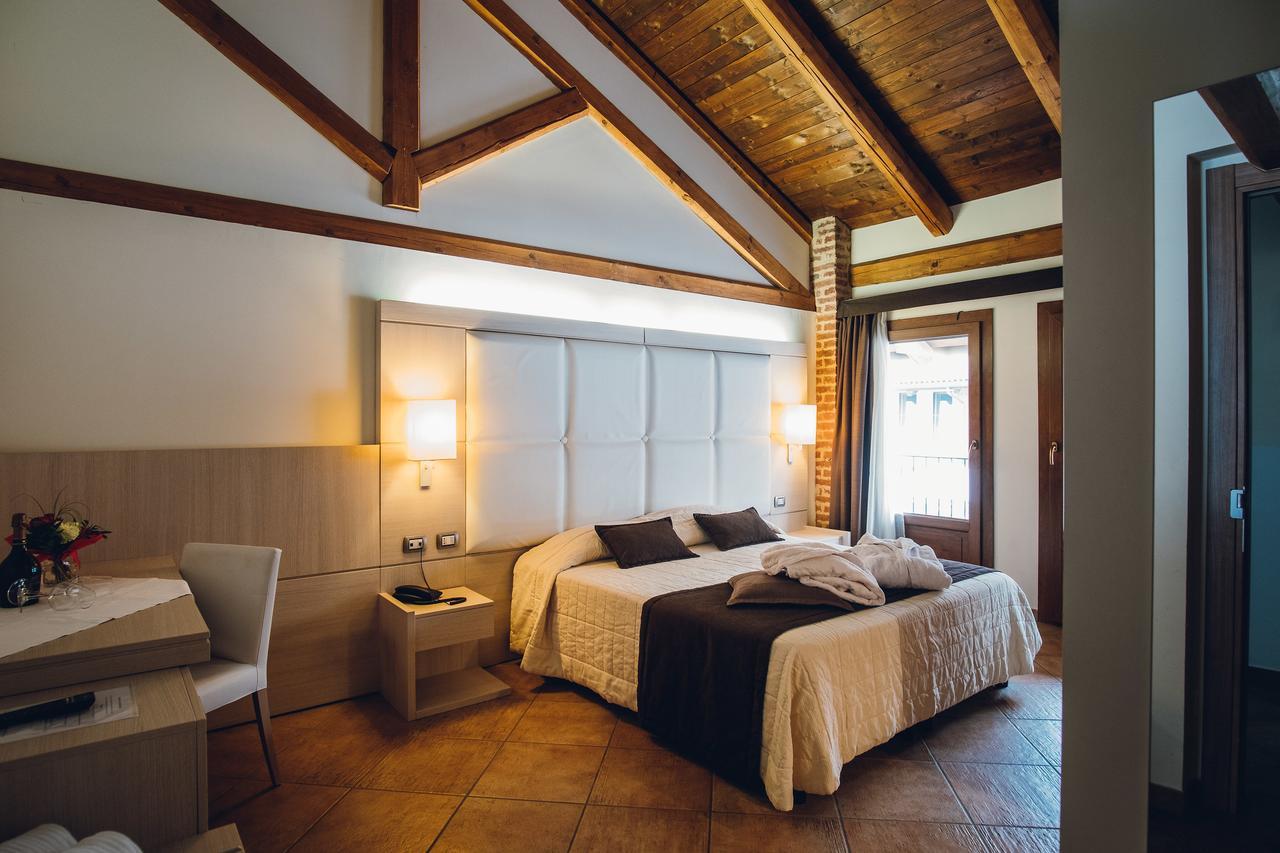 Hotel Ultimo Borgo Settimo Torinese Exterior photo